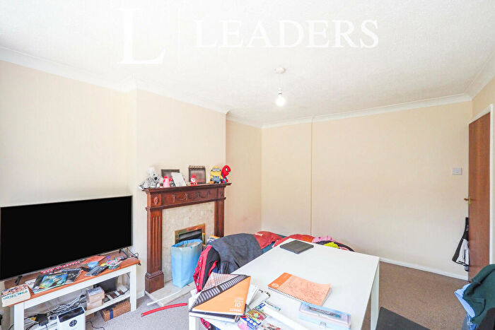 2 Bedroom Bungalow To Rent In Calverton Road, NG5