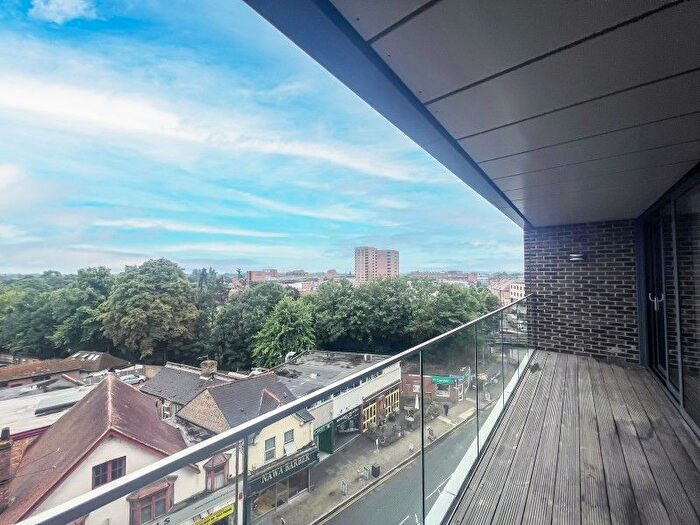2 Bedroom Flat To Rent In Staines, Surrey, TW18