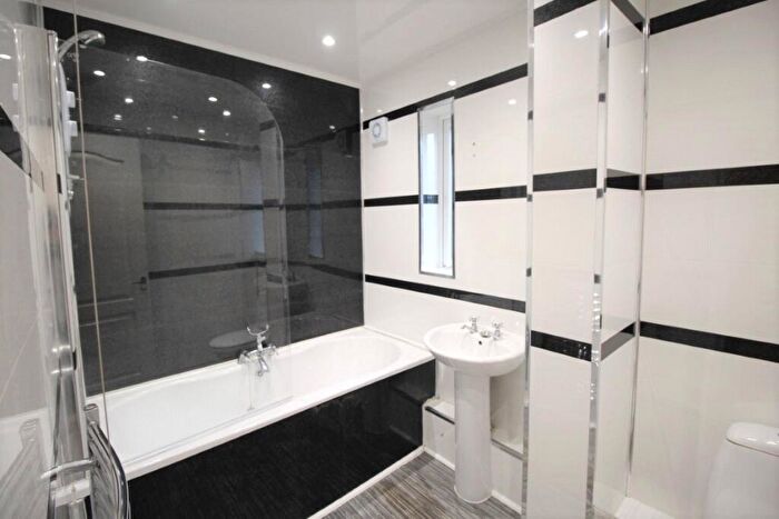 3 Bedroom Terraced House To Rent In Cleeve Court, Glebe, Washington, NE38