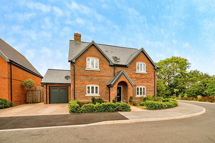 4 Bedroom Detached House For Sale In Poplar Way, Ickford, Aylesbury, HP18