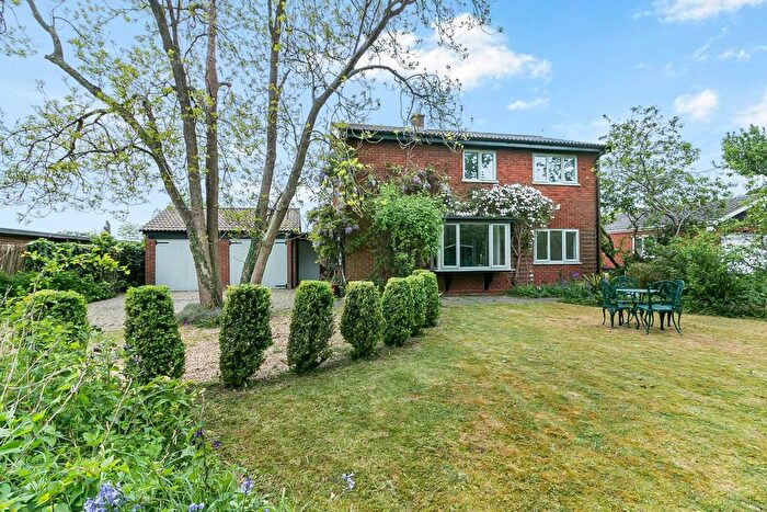 4 Bedroom Detached House For Sale In High Street, Souldrop, Bedford, MK44