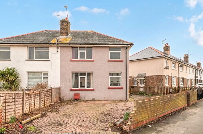 3 Bedroom Semi Detached House For Sale In Collyer Avenue, Bognor Regis, PO21