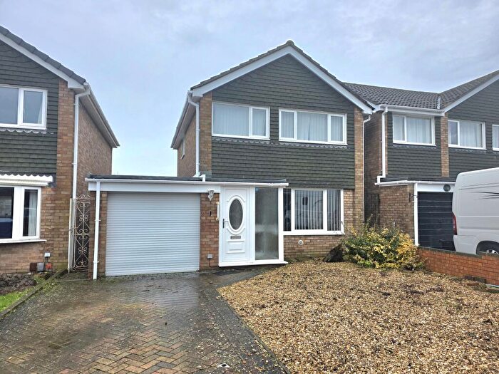 3 Bedroom Detached House To Rent In Rowan Road, Swindon, SN2