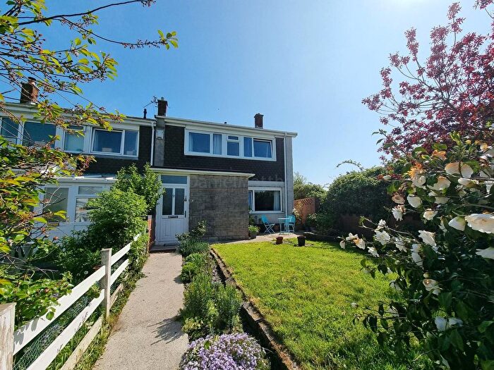 4 Bedroom End Of Terrace House For Sale In Heathfield Drive, Barry, CF62