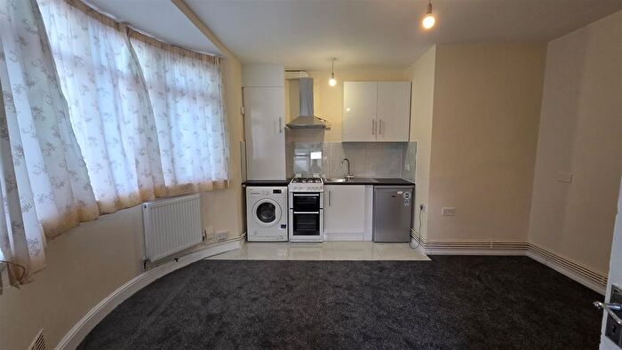 Studio To Rent In Greenford Road, Greenford, UB6
