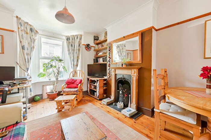 2 Bedroom Semi-Detached House For Sale In Green Lane, Ealing, London, W7