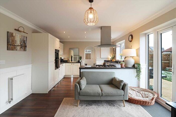 4 Bedroom Detached House For Sale In Poppy Crescent, Chesterfield, S41