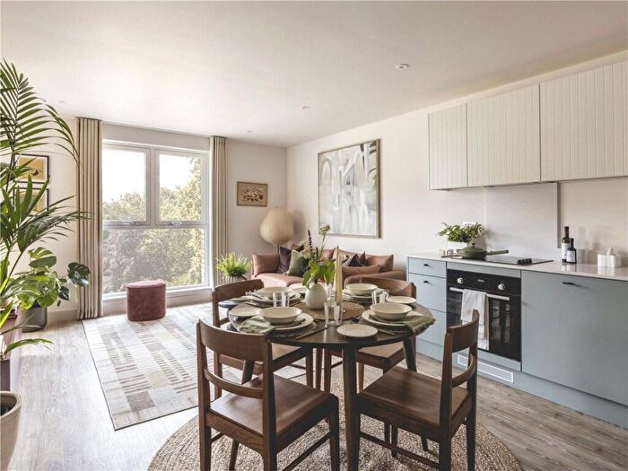 2 Bedroom Apartment To Rent In Dobb Way, Cambridge, Cambridgeshire, CB3