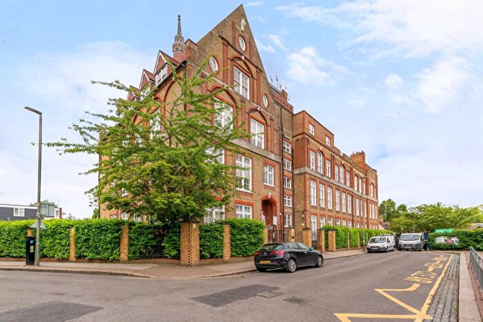 Studio To Rent In Este Road, Clapham Junction, London, SW11