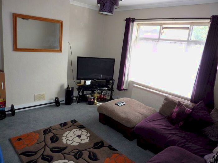2 Bedroom Flat To Rent In Parkview Road, Welling, DA16