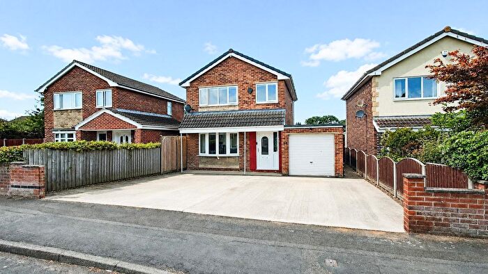 3 Bedroom Detached House For Sale In Kestrel Drive, Rossington, Doncaster, DN11