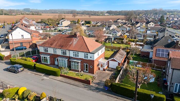 3 Bedroom Semi-Detached House For Sale In Crabgate Drive, Skellow, Doncaster, DN6