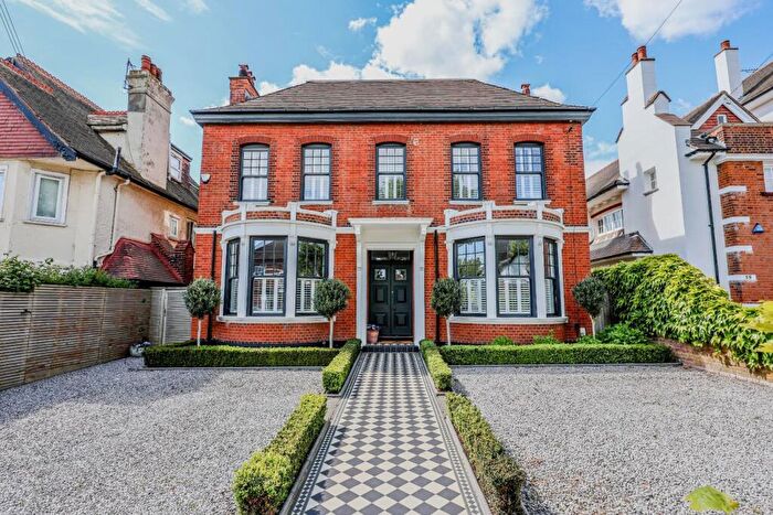 4 Bedroom Detached House For Sale In Preston Road, Westcliff-On-Sea, SS0