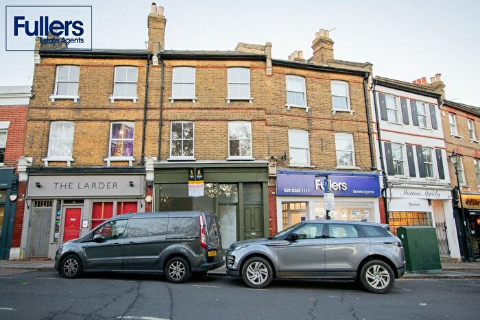 2 Bedroom Flat To Rent In The Green, London, N21