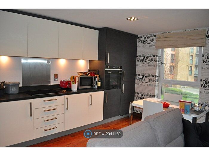 2 Bedroom Flat To Rent In Denham, Uxbridge, UB9