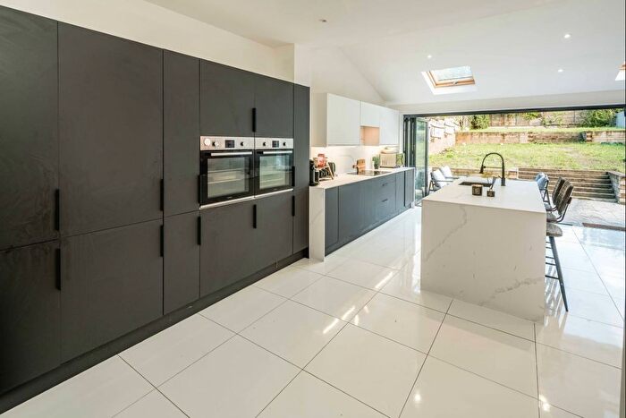 4 Bedroom Semi-Detached House For Sale In Iris Crescent, Bexleyheath, DA7