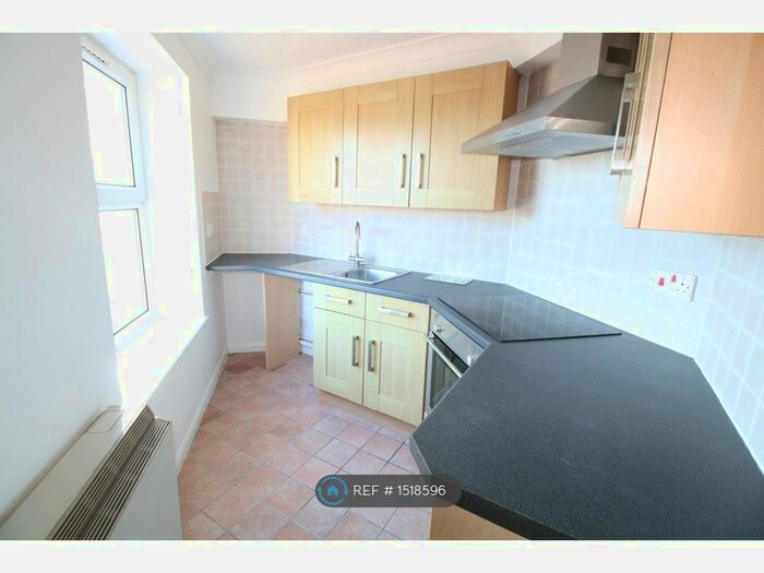 1 Bedroom Flat To Rent In Marina Point, Clacton-On-Sea, CO15
