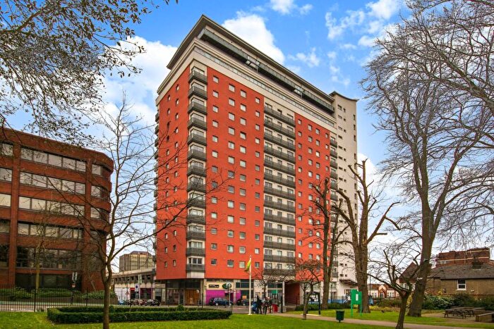 2 Bedroom Flat To Rent In Throwley Way, Sutton, SM1