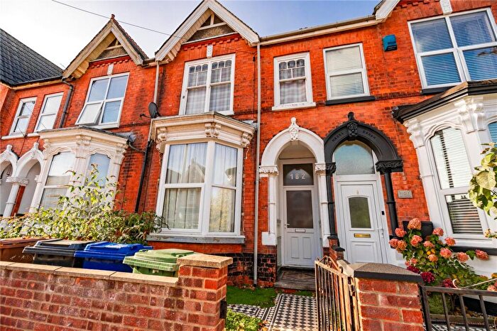 4 Bedroom Terraced House For Sale In Legsby Avenue, Grimsby, Lincolnshire, DN32