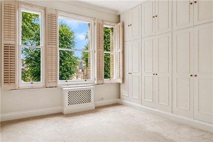 2 Bedroom Flat To Rent In Elm Park Gardens, South Kensington, London, SW10
