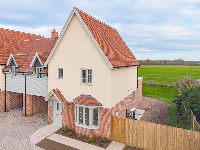 3 Bedroom Link Detached House For Sale In The Street, High Roding, Dunmow, CM6