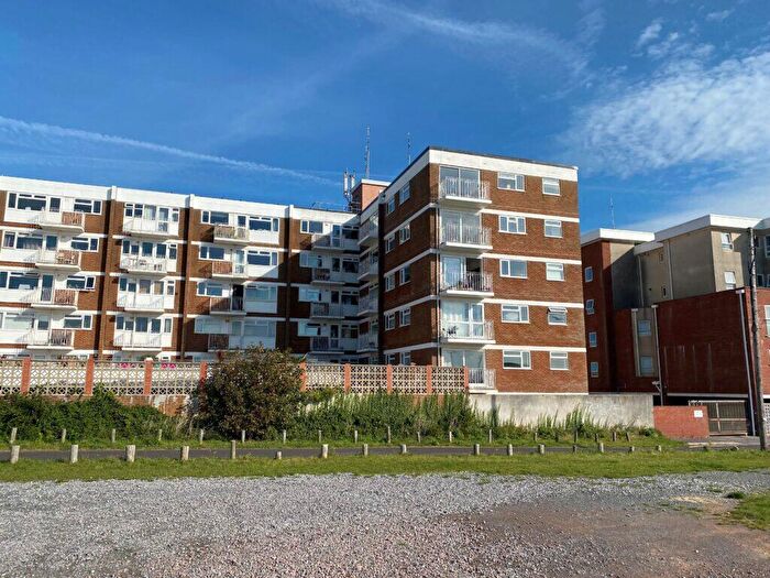 2 Bedroom Flat For Sale In Seafront, Hayling Island, PO11