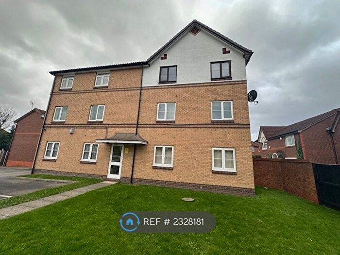 2 Bedroom Flat To Rent In Gardeners Court, Leeds, LS10
