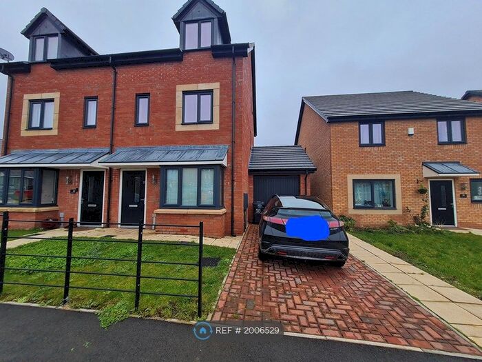 3 Bedroom Semi-Detached House To Rent In Centurion Road, Birmingham, B38