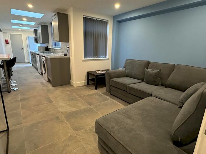 5 Bedroom Terraced House To Rent In Monks Road, Coventry, CV1