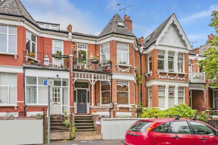 1 Bedroom Flat To Rent In Rosebery Gardens, Crouch End, N8