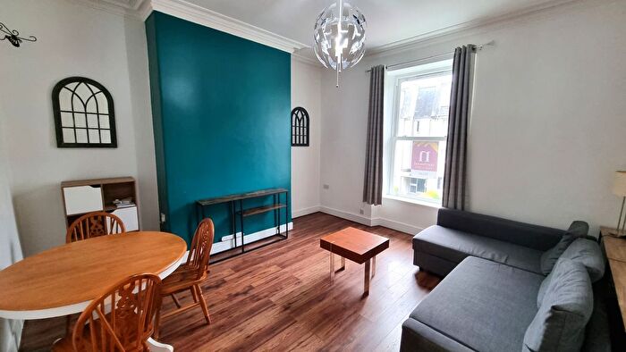 2 Bedroom Flat To Rent In Richmond Terrace, Rosemount, Aberdeen, AB25