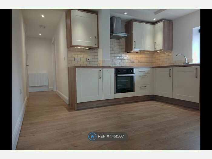 1 Bedroom Flat To Rent In Grayton House, Eastleigh, SO50