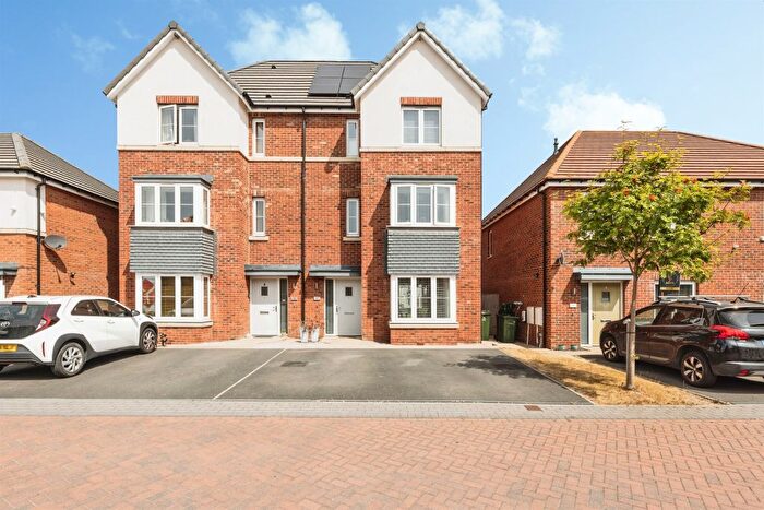 3 Bedroom Semi-Detached House For Sale In Battle Grove, Pontefract, WF8