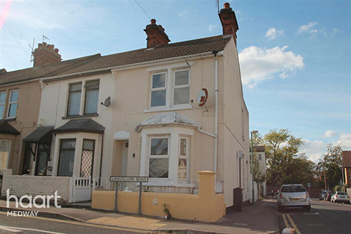 3 Bedroom End Of Terrace House To Rent In Longfellow Road, Gillingham, ME7
