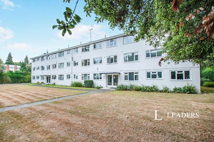 2 Bedroom Flat To Rent In Portarlington Road, Bournemouth, BH4