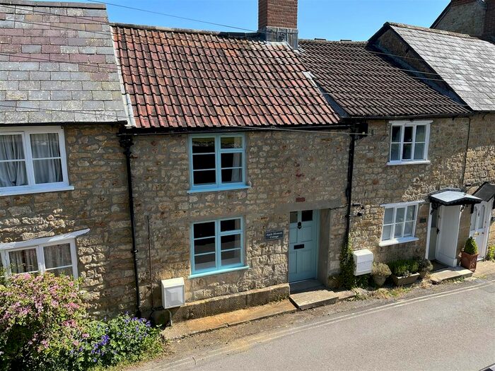 2 Bedroom Property To Rent In Church Street, Beaminster, DT8