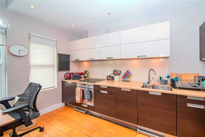 2 Bedroom Flat To Rent In Upper Richmond Road West, London, SW14