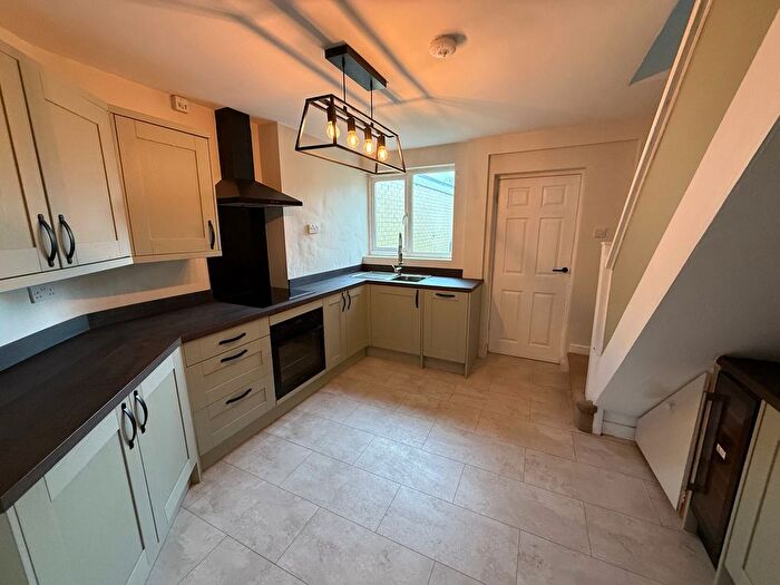 2 Bedroom Cottage To Rent In Ffordd Top Y Rhos Lloyds Terrace, Mold, CH7