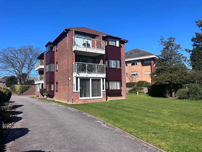 3 Bedroom Apartment For Sale In Grosvenor Road, Westbourne, BH4