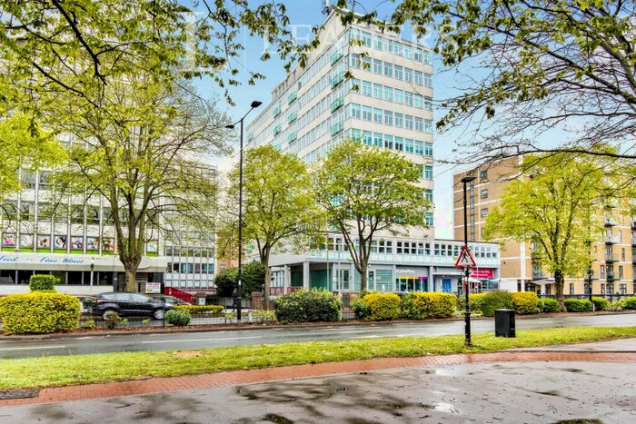 1 Bedroom Apartment To Rent In Skyline Plaza, Southend On Sea, SS2