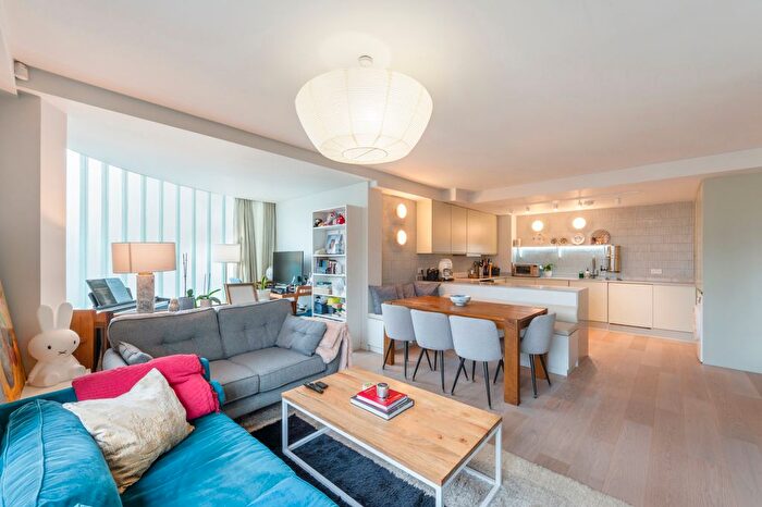 2 Bedroom Flat For Sale In Graham Street, Angel, N1