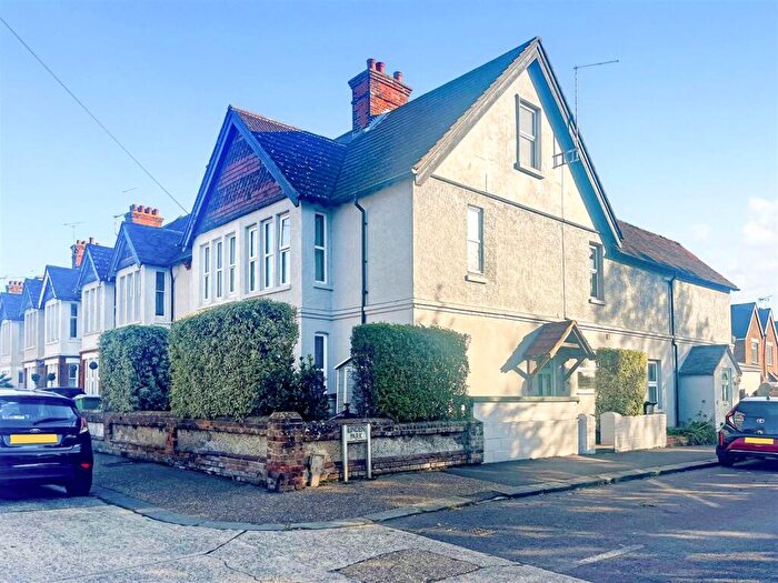 3 Bedroom Terraced House For Sale In East Ham Road, Littlehampton, BN17