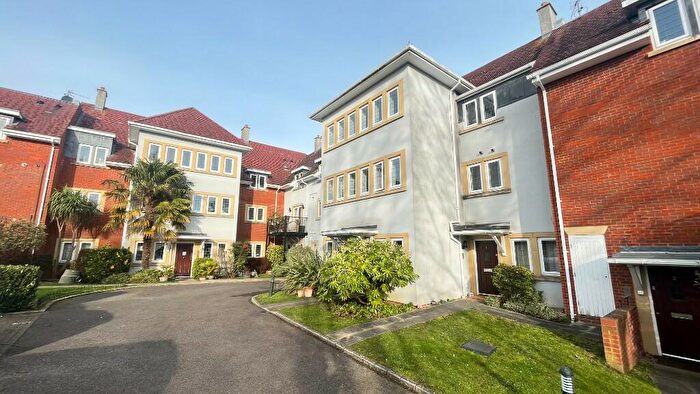 2 Bedroom Apartment To Rent In Camborne Road, Sutton, SM2