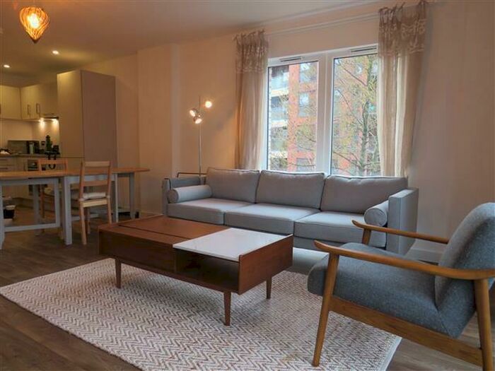 2 Bedroom Apartment To Rent In Bell Barn Road, Birmingham, B15