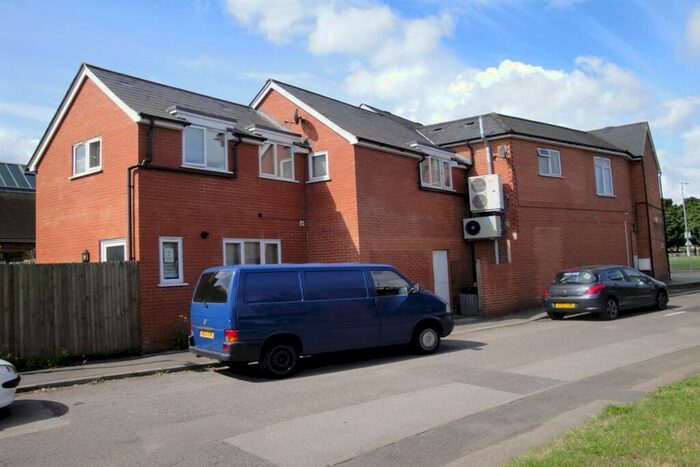 2 Bedroom Maisonette To Rent In Bedroom Maisonette St Floor In Guildford, GU1