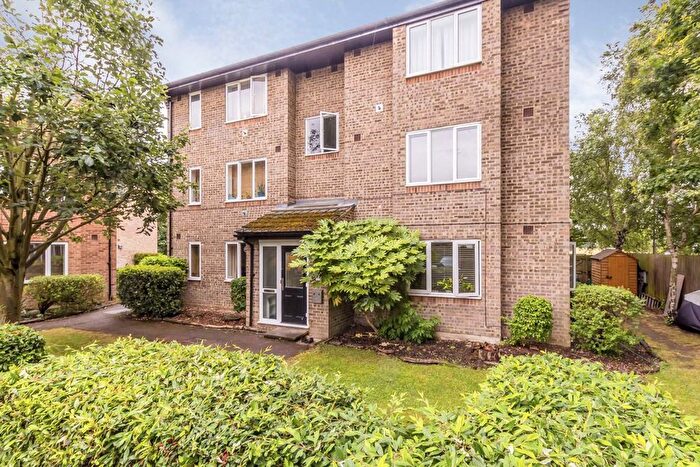 1 Bedroom Flat To Rent In Friars Avenue, Putney, SW15