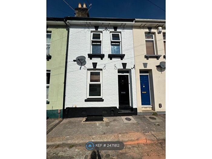3 Bedroom Terraced House To Rent In Cross Street, Rochester, ME2