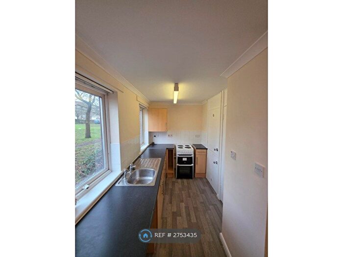 1 Bedroom Flat To Rent In Tyrell Court, Southampton, SO18
