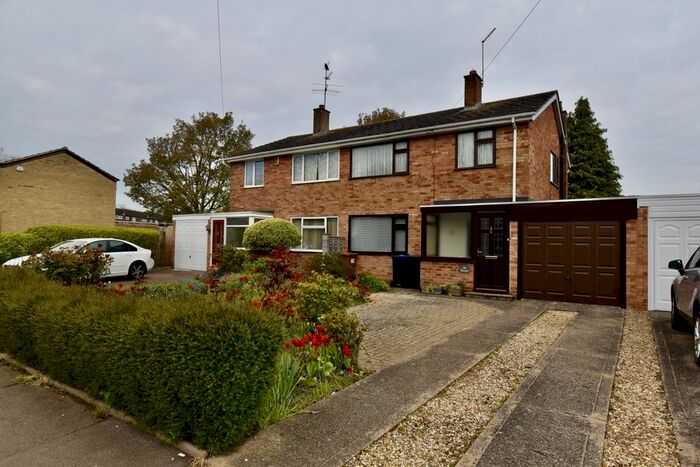 3 Bedroom Semi-Detached House To Rent In Keswick Drive, Abington, Northampton, NN3