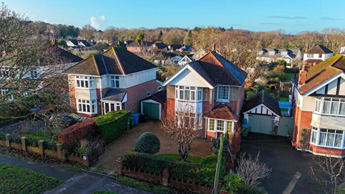 4 Bedroom Detached House For Sale In Gravel Hill, Wimborne, BH21